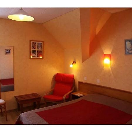 Les Chemins Francis - Modern Hotel Bagnols-les-Bains Екстер'єр фото