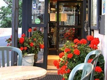 Les Chemins Francis - Modern Hotel Bagnols-les-Bains Екстер'єр фото
