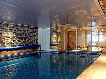 Les Chemins Francis - Modern Hotel Bagnols-les-Bains Екстер'єр фото