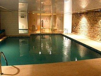 Les Chemins Francis - Modern Hotel Bagnols-les-Bains Екстер'єр фото