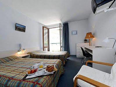 Les Chemins Francis - Modern Hotel Bagnols-les-Bains Екстер'єр фото