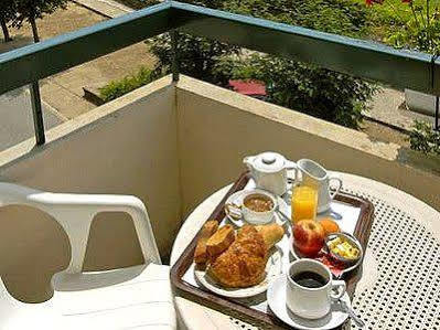 Les Chemins Francis - Modern Hotel Bagnols-les-Bains Екстер'єр фото