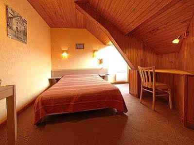 Les Chemins Francis - Modern Hotel Bagnols-les-Bains Екстер'єр фото